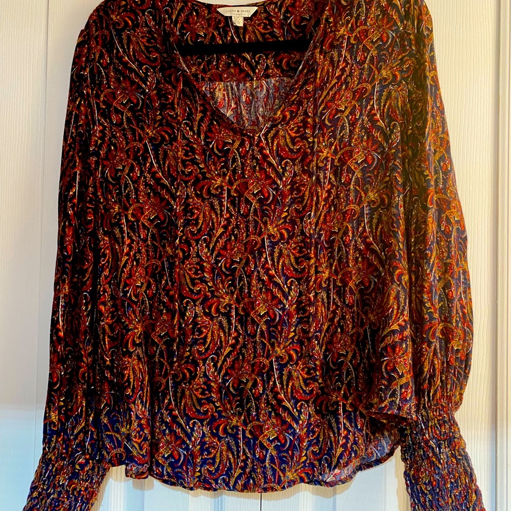 Lucky blouse with tie and puckered sleeve details